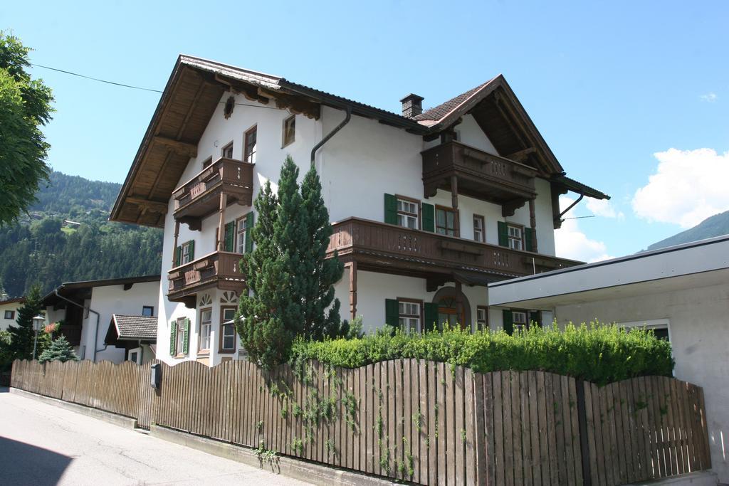 Zillertal Apartments Zell am Ziller Pokoj fotografie