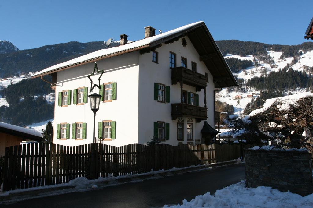 Zillertal Apartments Zell am Ziller Pokoj fotografie
