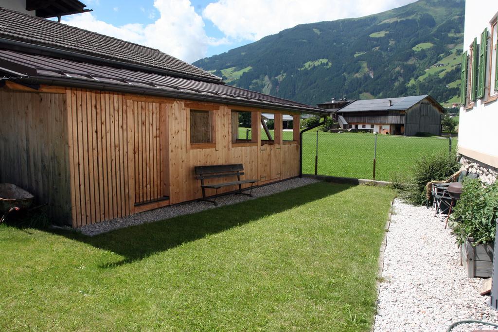 Zillertal Apartments Zell am Ziller Pokoj fotografie